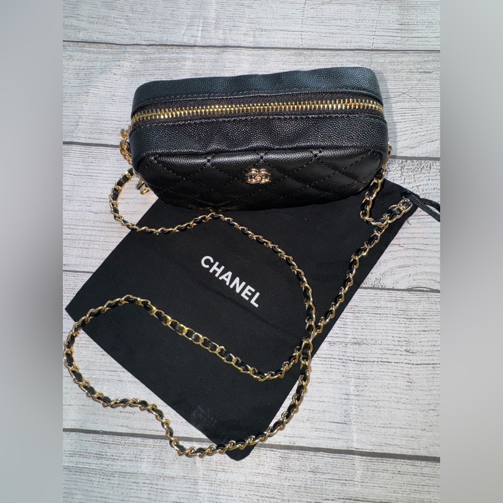 Chanel Makeup Bag crossbody purse chain CC black charm - Picture 2 of 9